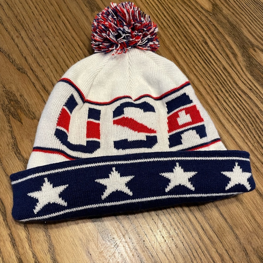 USA beanie winter stocking cap hat one size red white and blue